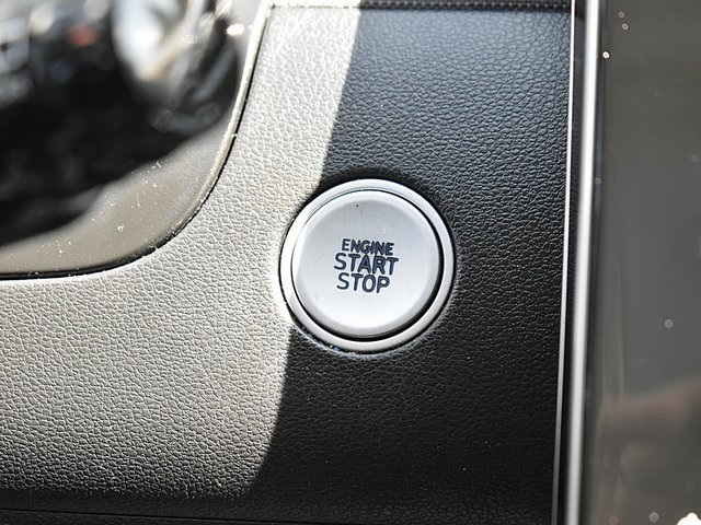 Vehicle image 35 of 40