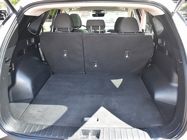 Vehicle image 15 of 40