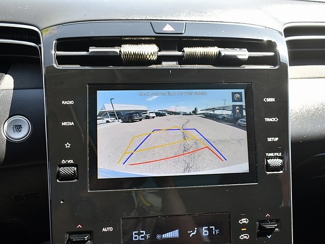 Vehicle image 27 of 40