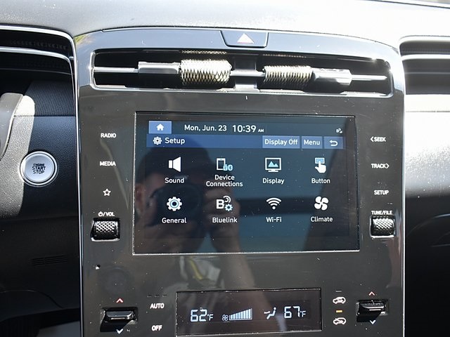 Vehicle image 29 of 40