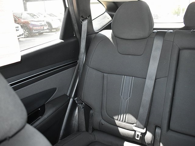 Vehicle image 16 of 40