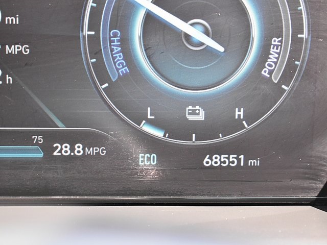 Vehicle image 25 of 40