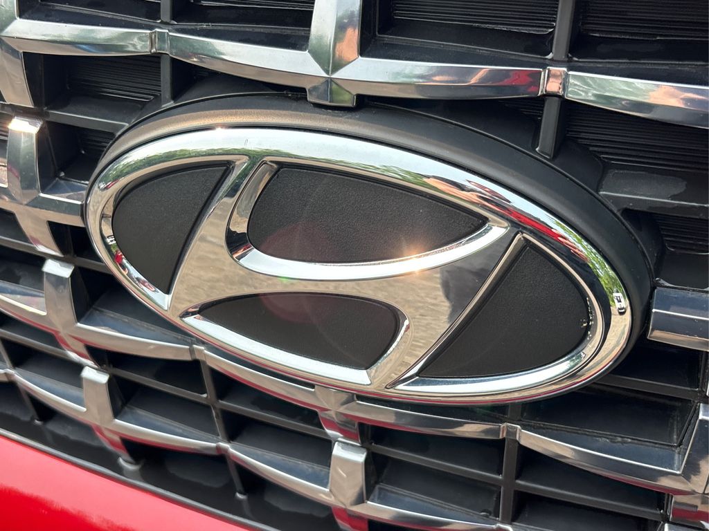 Vehicle image 23 of 35