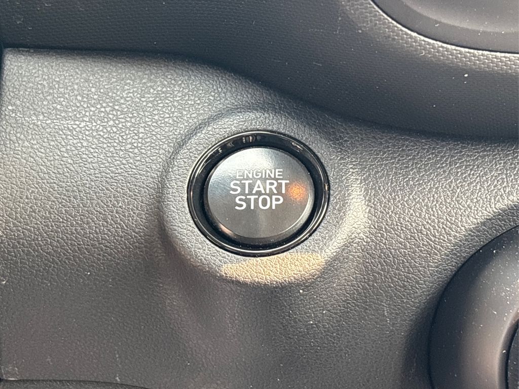 Vehicle image 27 of 35
