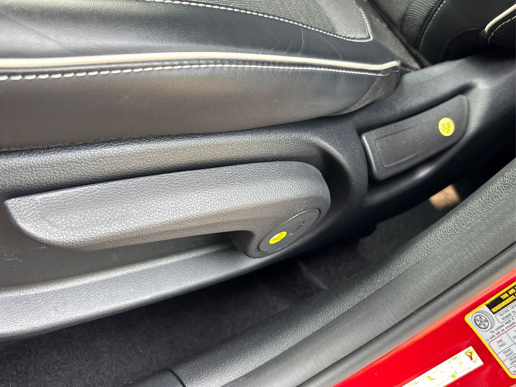 Vehicle image 32 of 35
