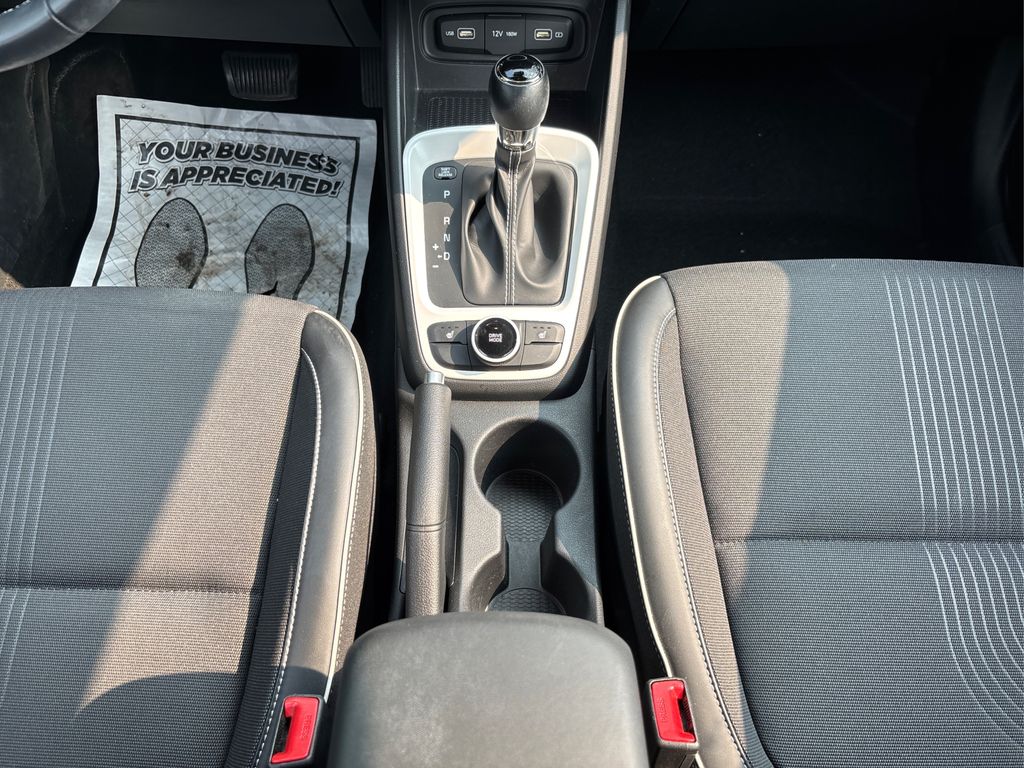 Vehicle image 14 of 35