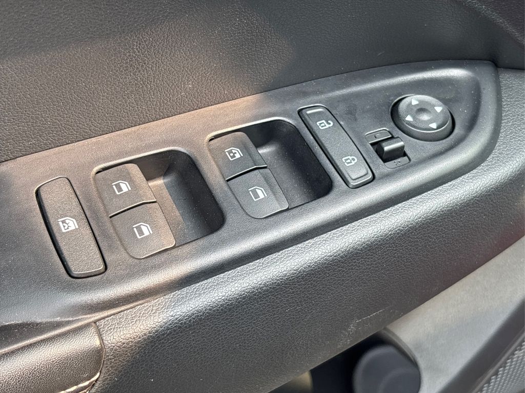 Vehicle image 31 of 35