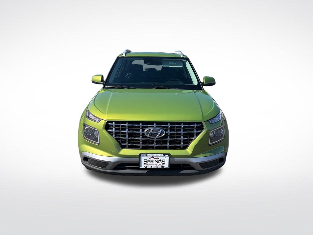 2022 Hyundai Venue SEL Image 2 of 23