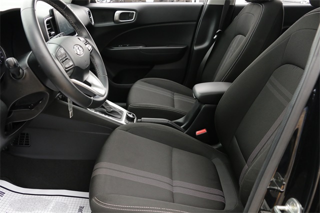 2022 Hyundai Venue SEL Image 9 of 26