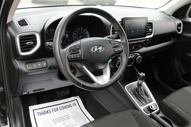 2022 Hyundai Venue SEL Image 14 of 26