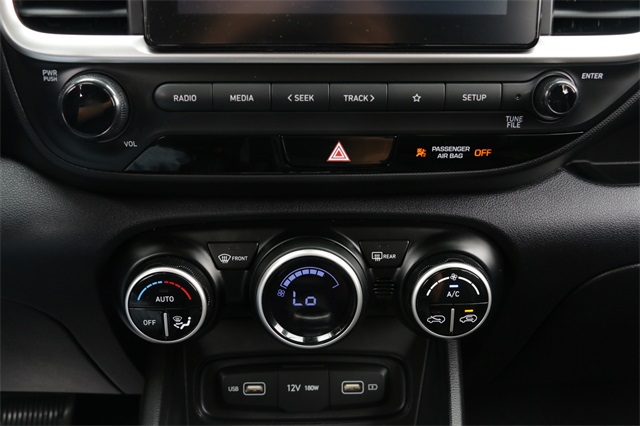 2022 Hyundai Venue SEL Image 24 of 26