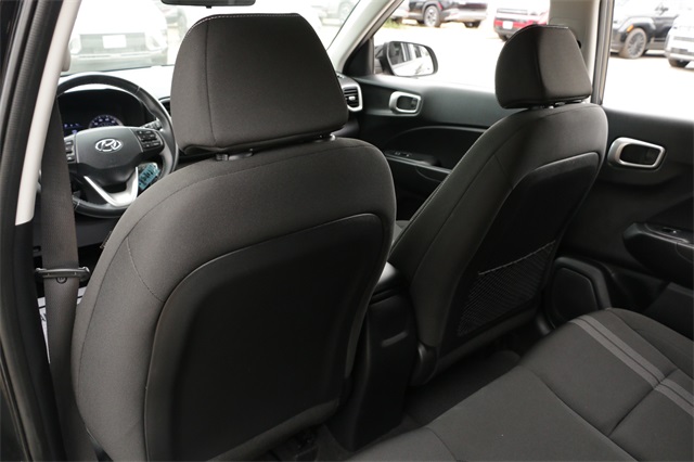 2022 Hyundai Venue SEL Image 13 of 26