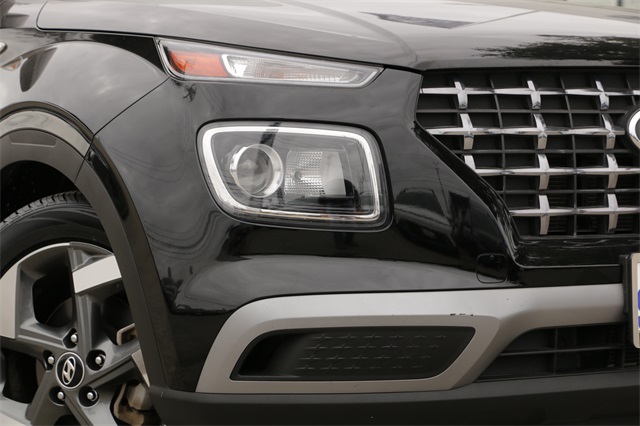 2022 Hyundai Venue SEL Image 17 of 26
