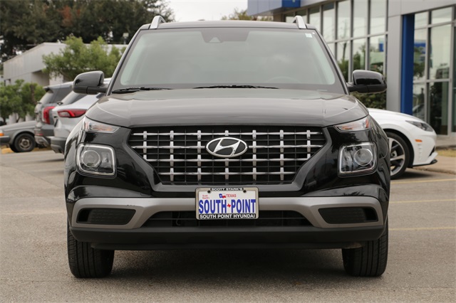 2022 Hyundai Venue SEL Image 2 of 26