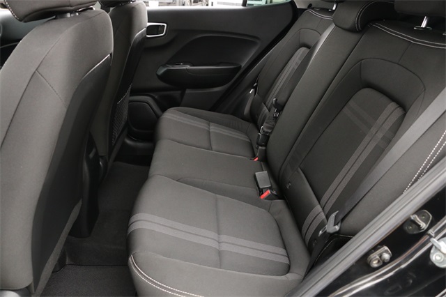 2022 Hyundai Venue SEL Image 11 of 26