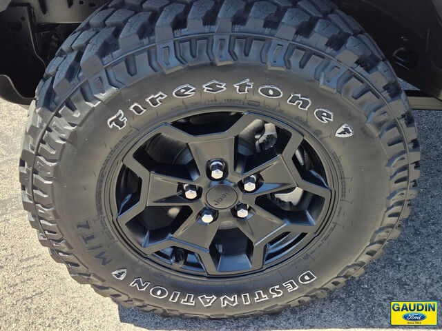 Vehicle image 9 of 25