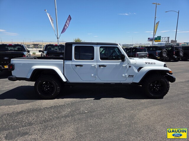 Vehicle image 4 of 25
