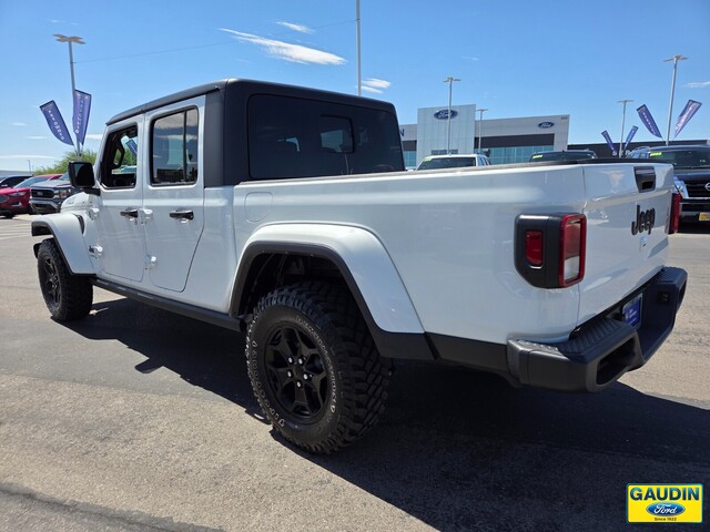 Vehicle image 8 of 25