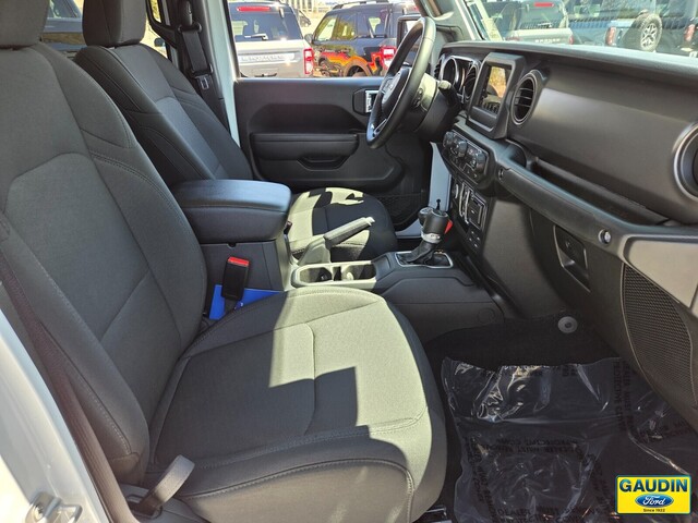 Vehicle image 12 of 25