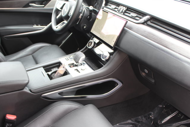 Vehicle image 27 of 32