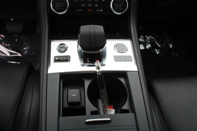 Vehicle image 16 of 32