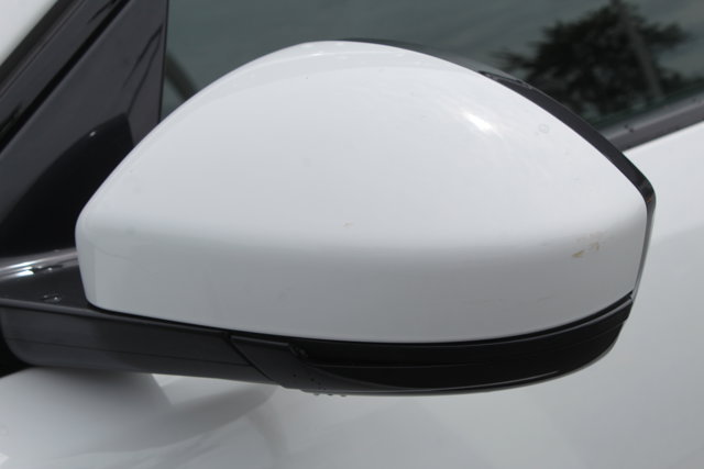 Vehicle image 12 of 32