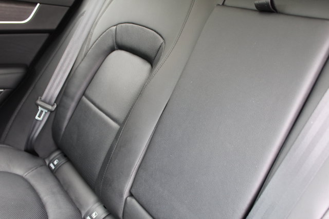Vehicle image 24 of 32