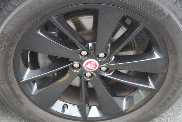 Vehicle image 11 of 32