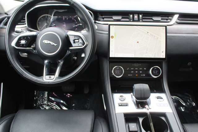 Vehicle image 9 of 32