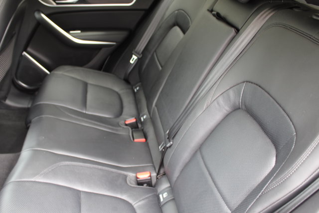 Vehicle image 10 of 32
