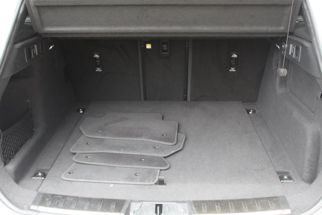 Vehicle image 25 of 32