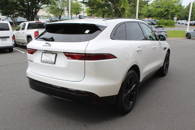 Vehicle image 4 of 32
