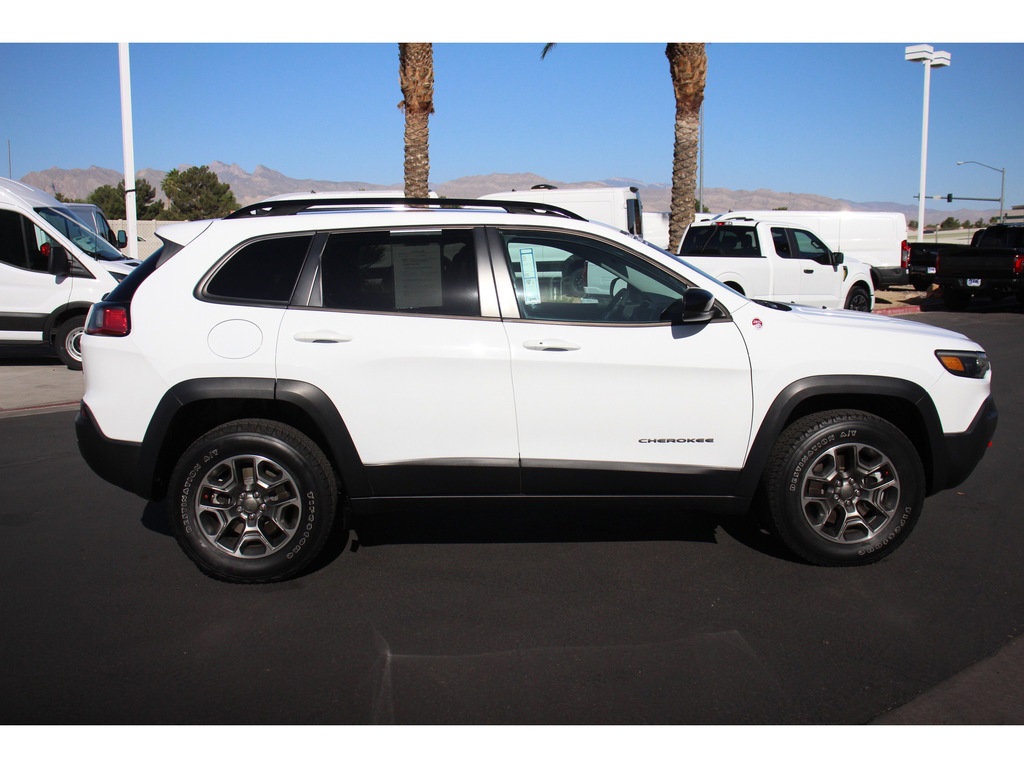 Vehicle image 5 of 33