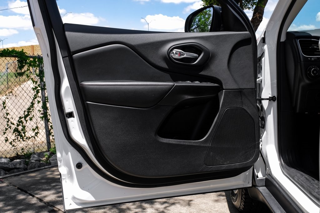 Vehicle image 55 of 85