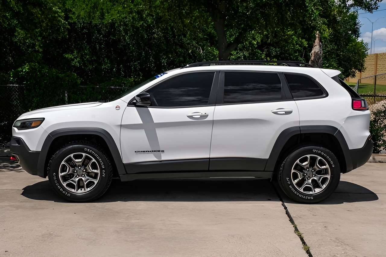 Vehicle image 83 of 85