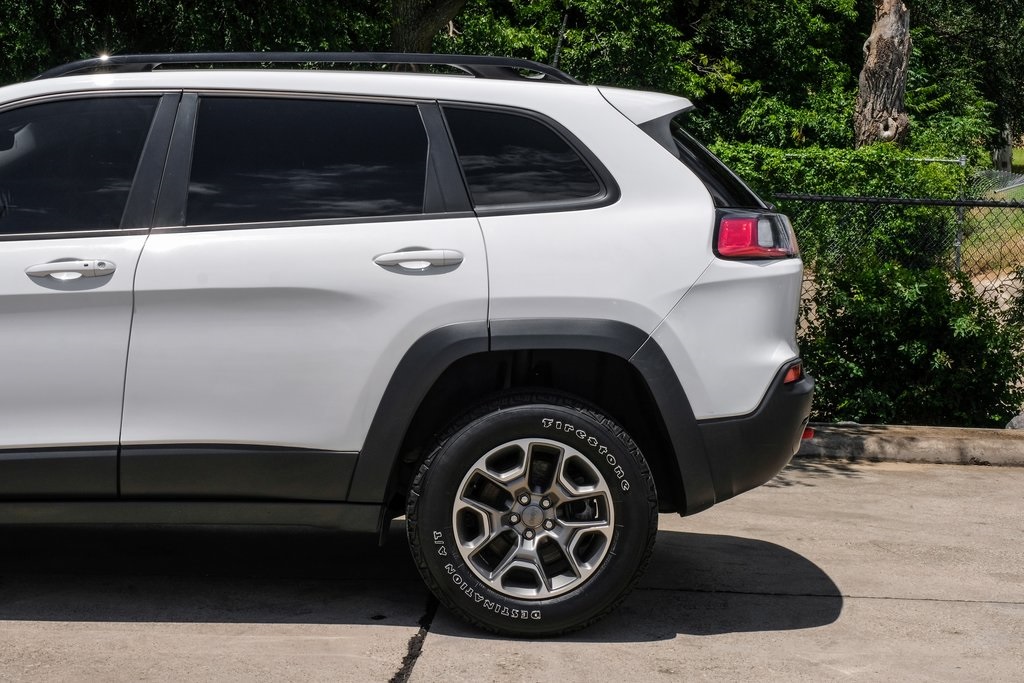 Vehicle image 16 of 85