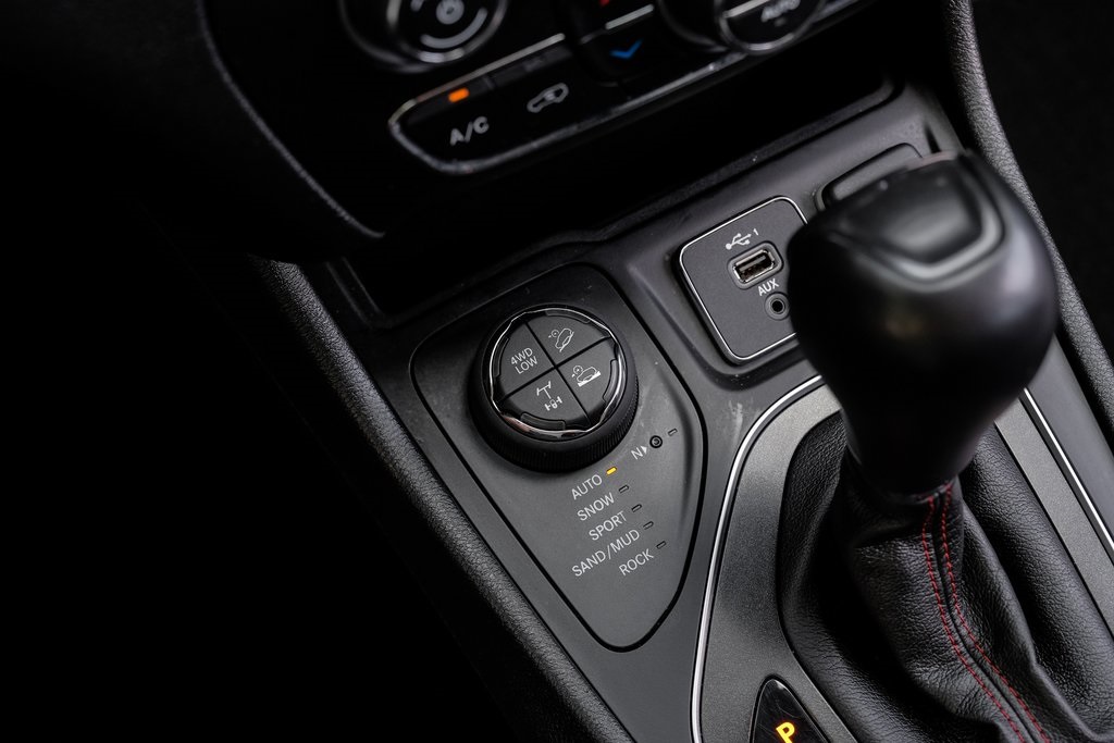 Vehicle image 37 of 85