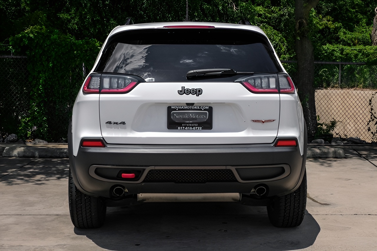 Vehicle image 80 of 85