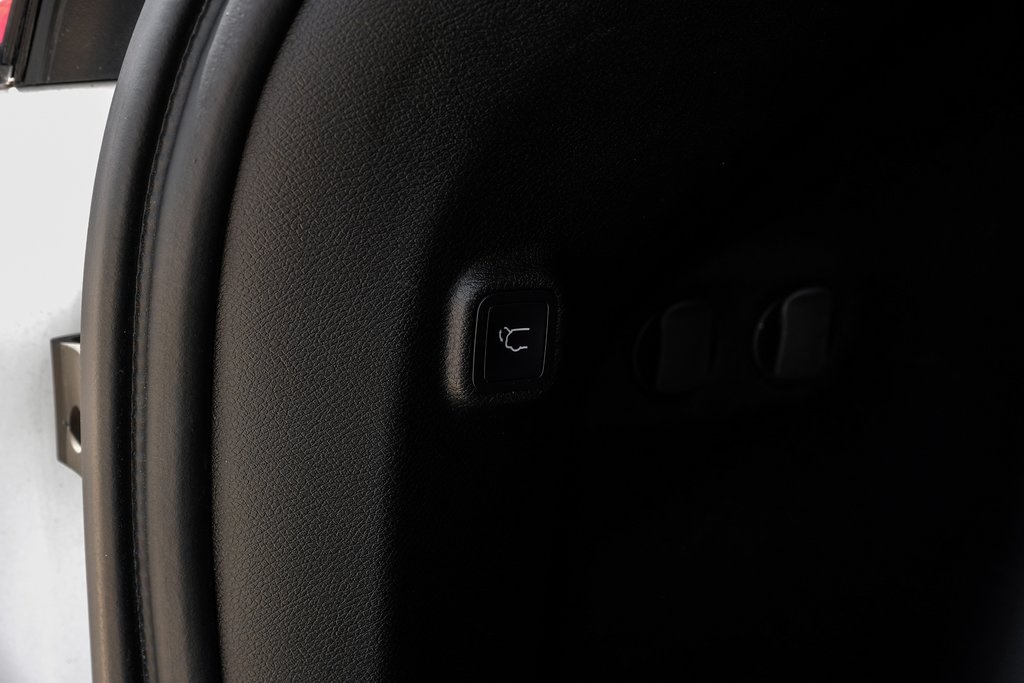 Vehicle image 64 of 85