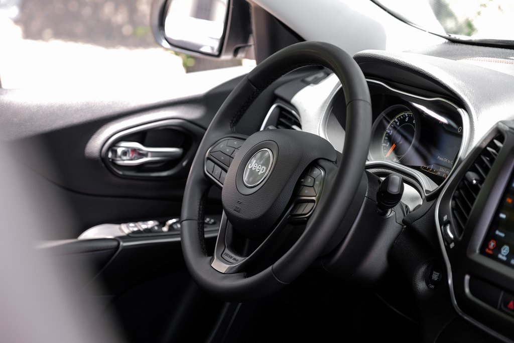 Vehicle image 25 of 85