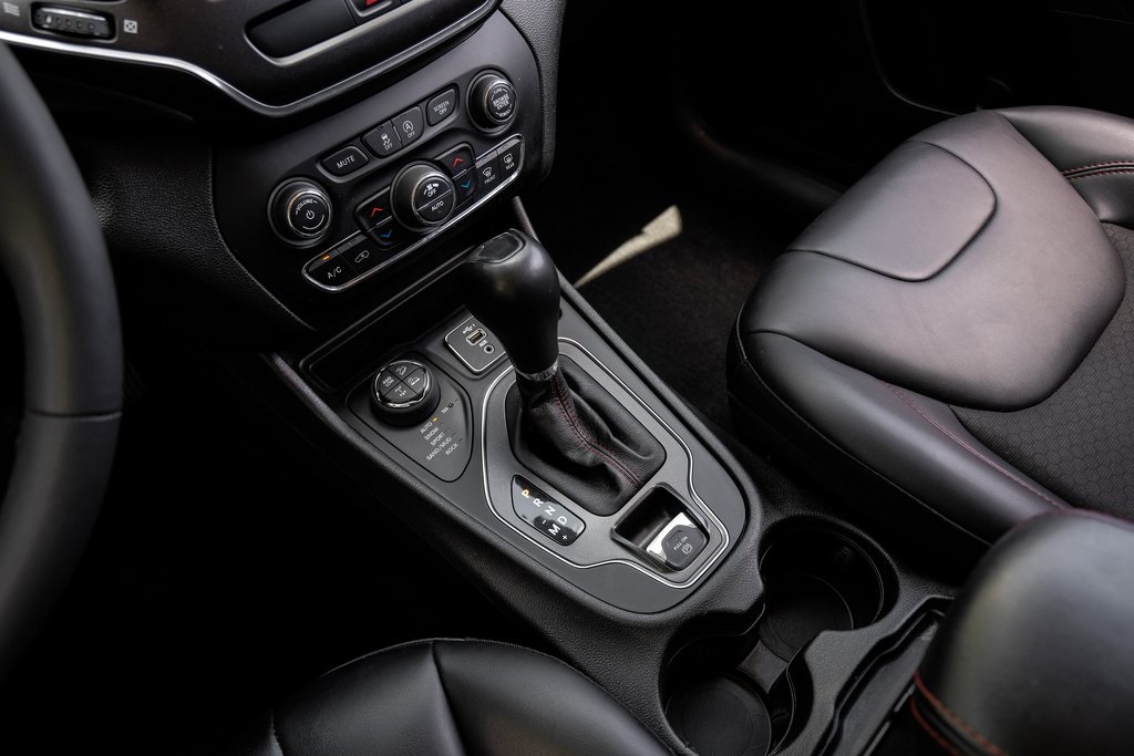 Vehicle image 34 of 85