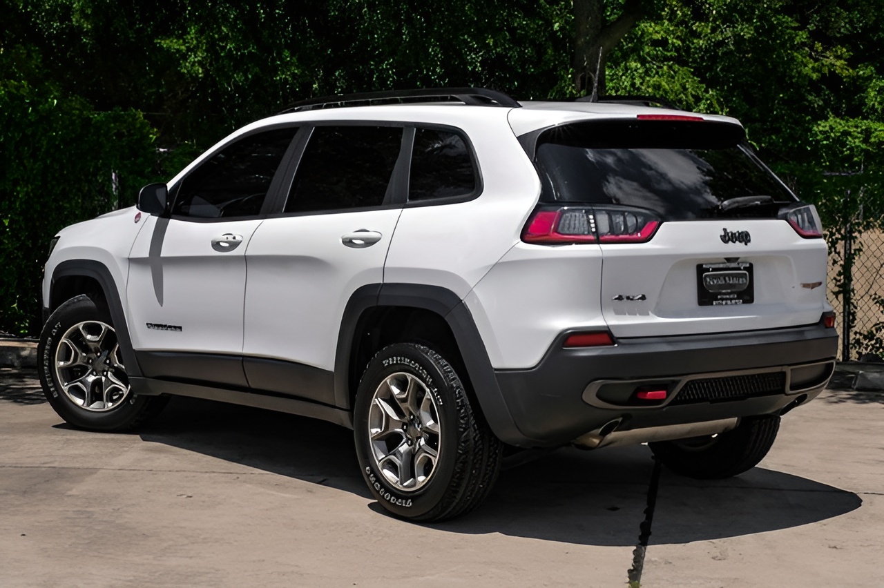 Vehicle image 82 of 85
