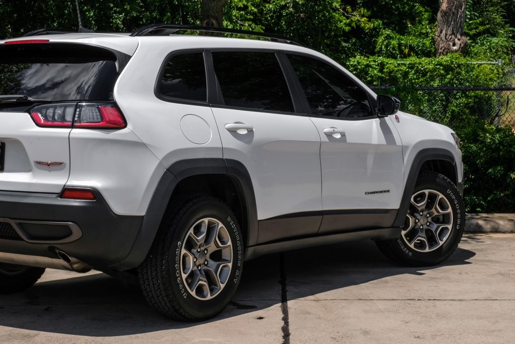 Vehicle image 10 of 85