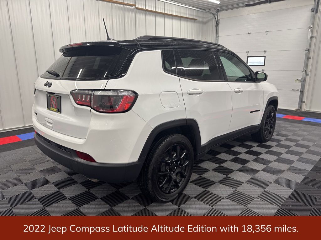 Vehicle image 4 of 21