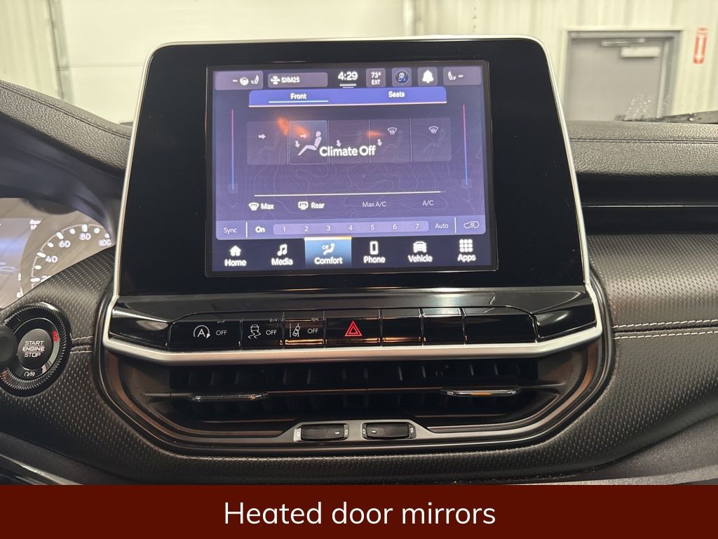 Vehicle image 13 of 21