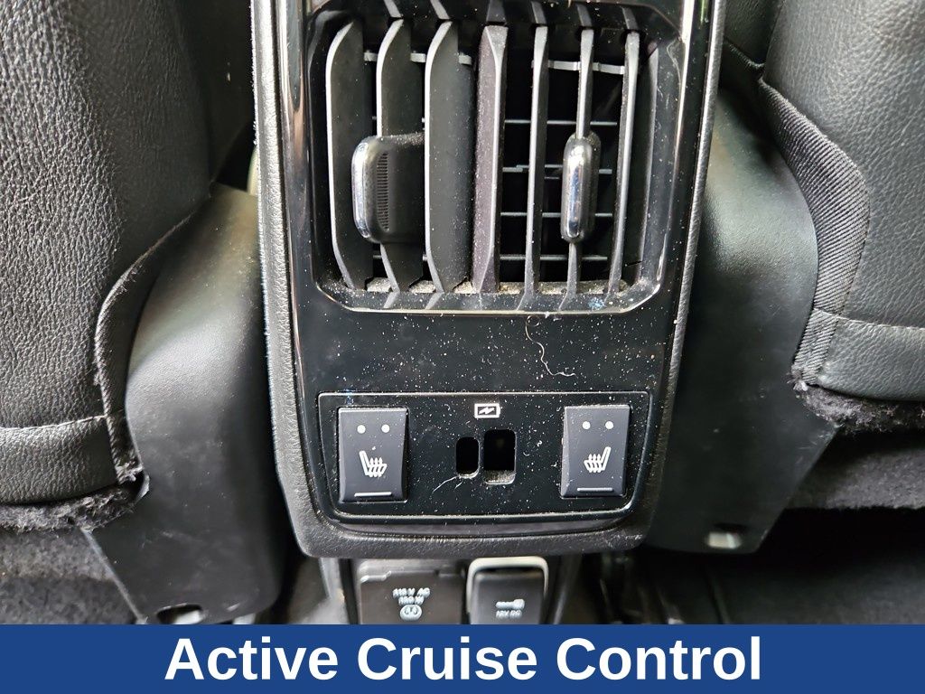 Vehicle image 28 of 37