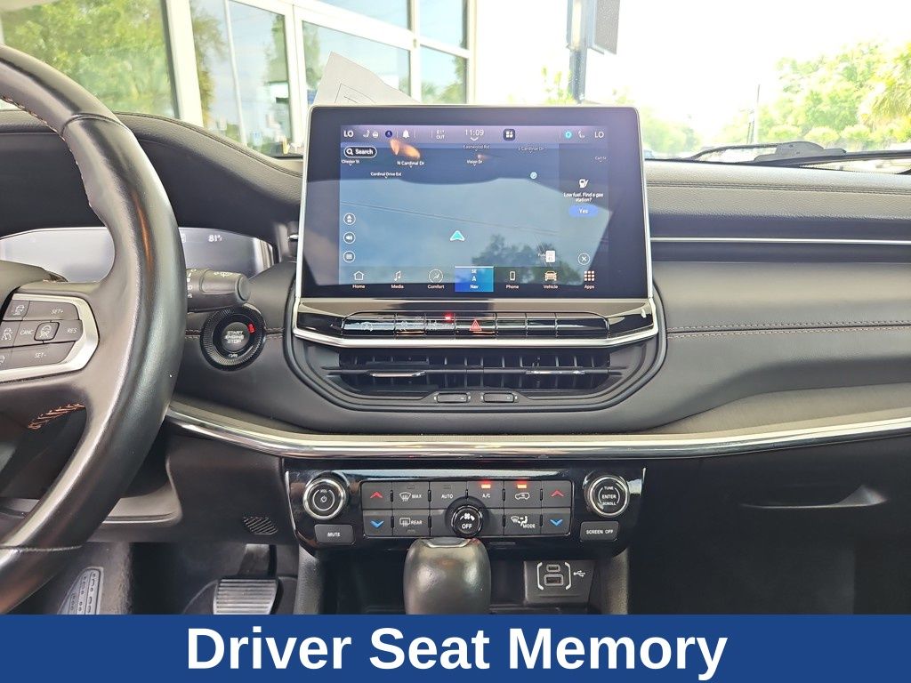 Vehicle image 22 of 37