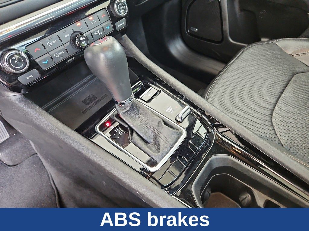 Vehicle image 23 of 37