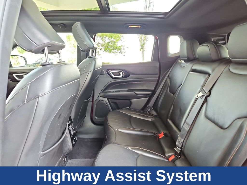Vehicle image 14 of 37