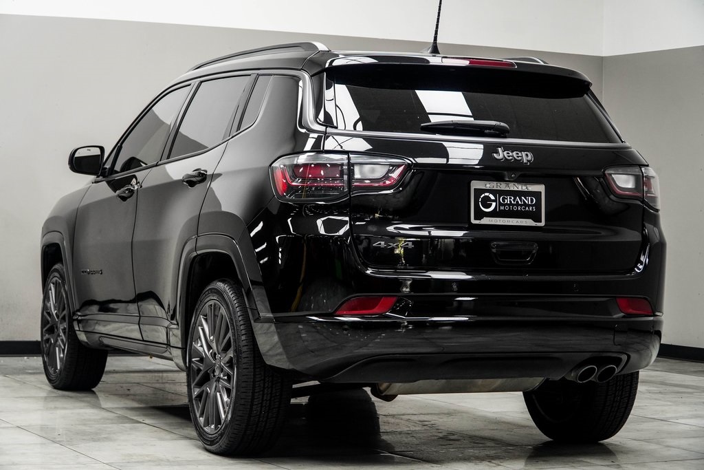 Vehicle image 9 of 39